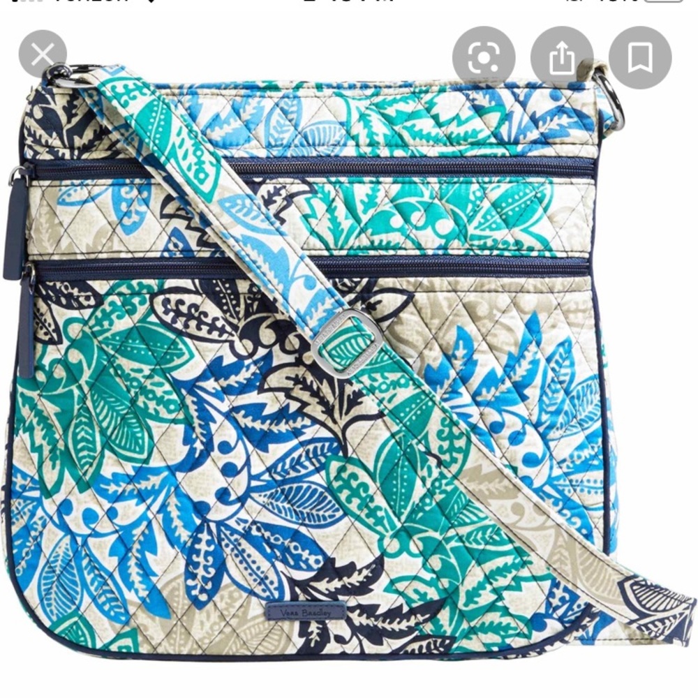 Vera Bradley Triple Zip Hipster in Santiago